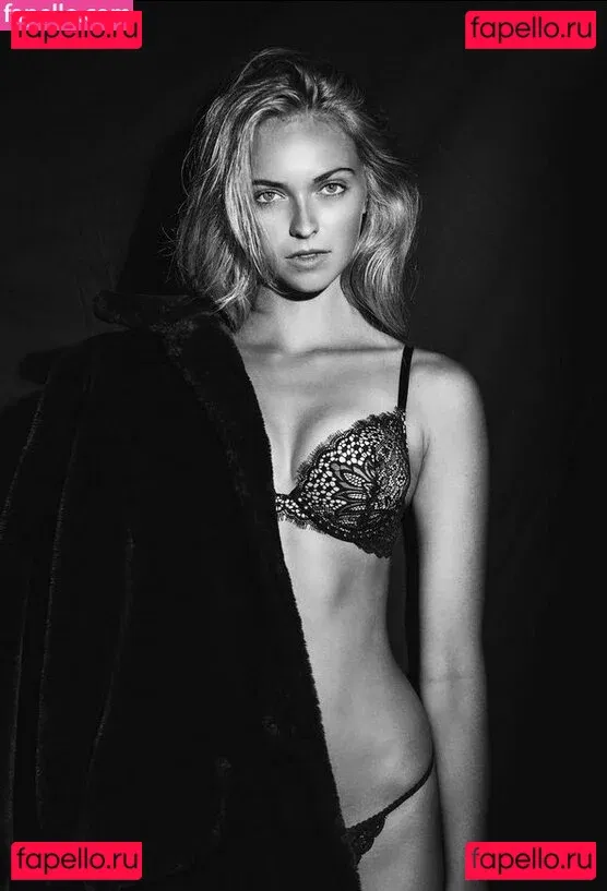 Whitney Thornqvist Onlyfans Photo Gallery 