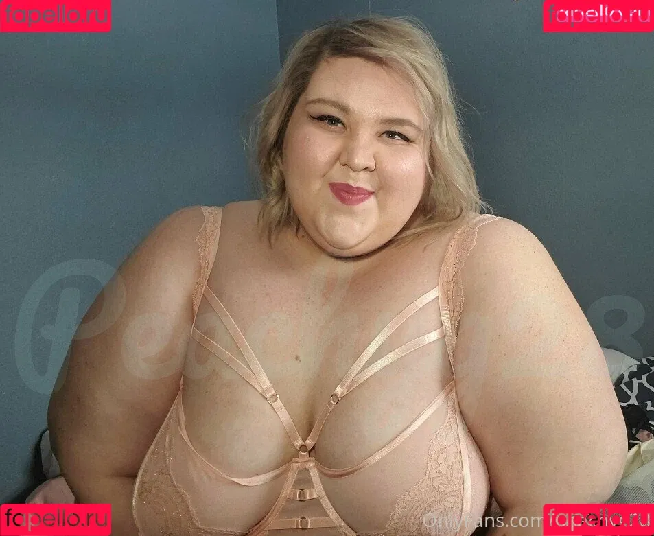 peachyg28 Onlyfans Photo Gallery 