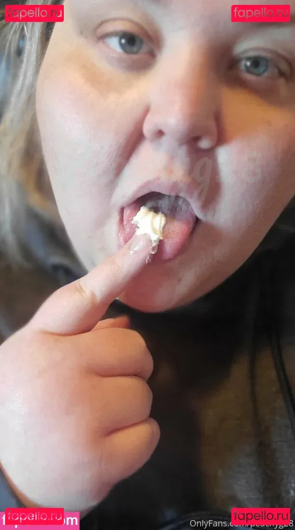 peachyg28 Onlyfans Photo Gallery 