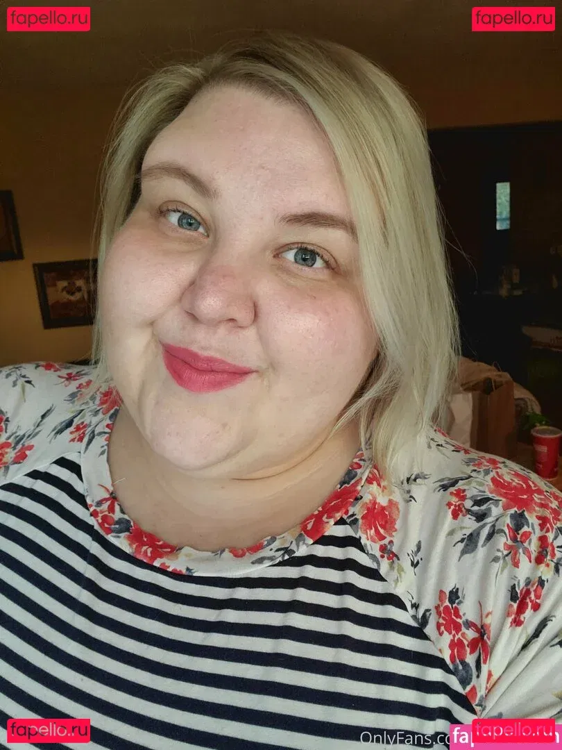 peachyg28 Onlyfans Photo Gallery 