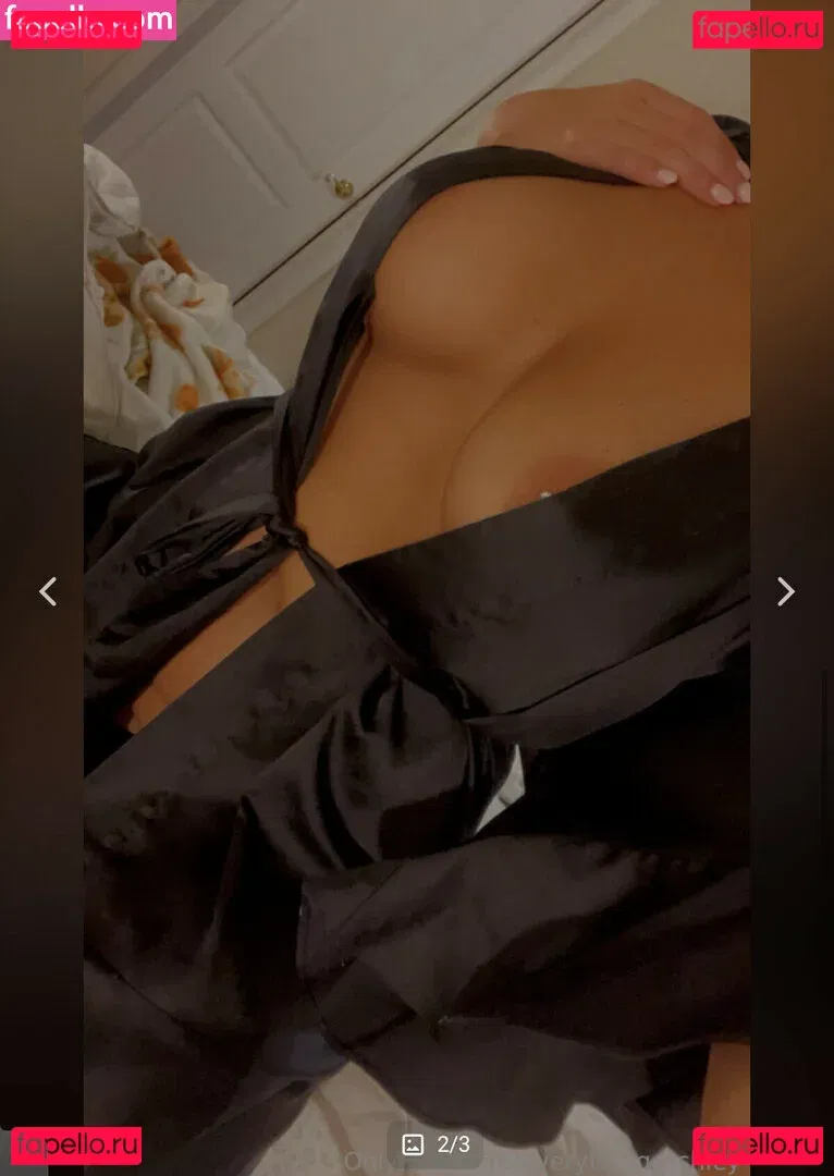 Ashley Harris Onlyfans Photo Gallery 