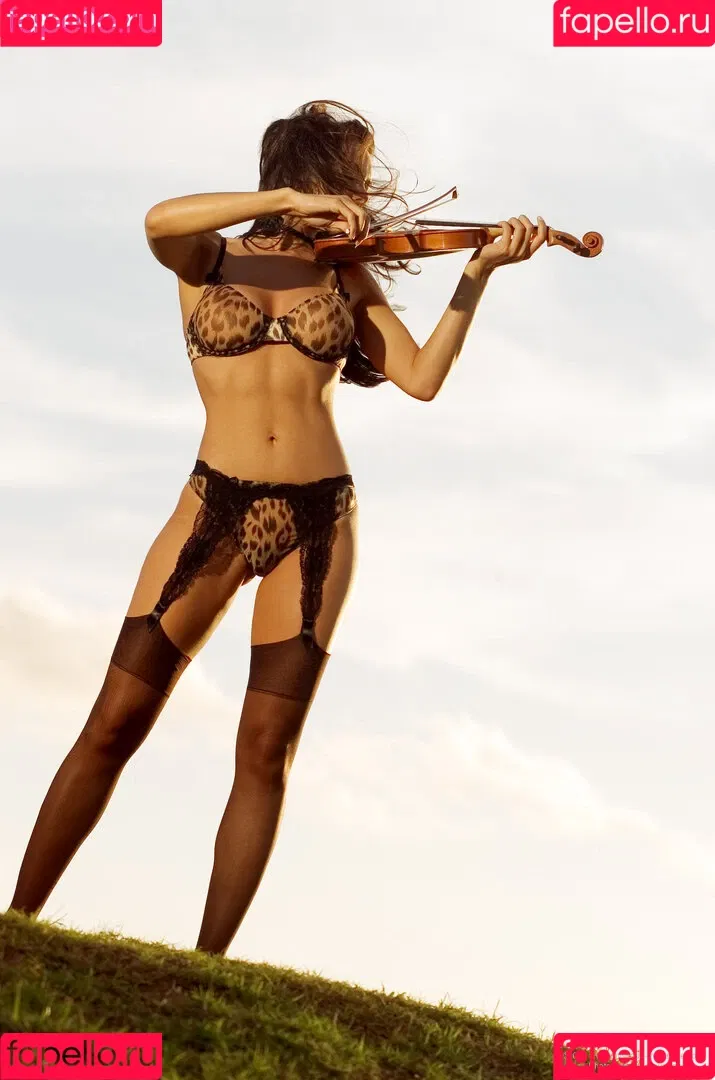 Linda O´neil Onlyfans Photo Gallery 