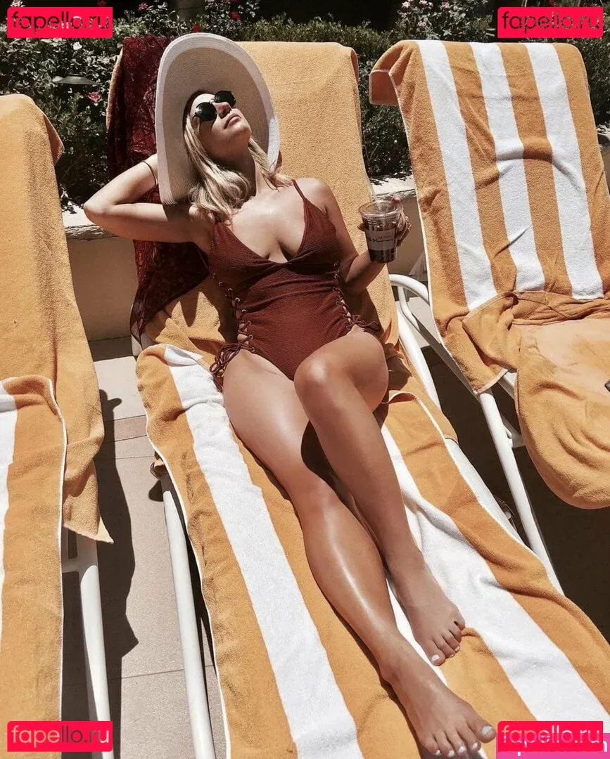 Vanessa Ray Onlyfans Photo Gallery 