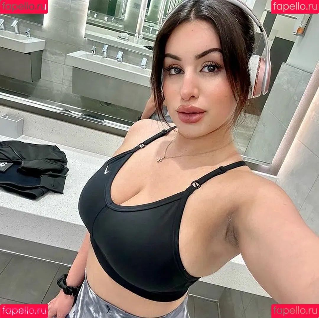 soir.ellehcim Onlyfans Photo Gallery 