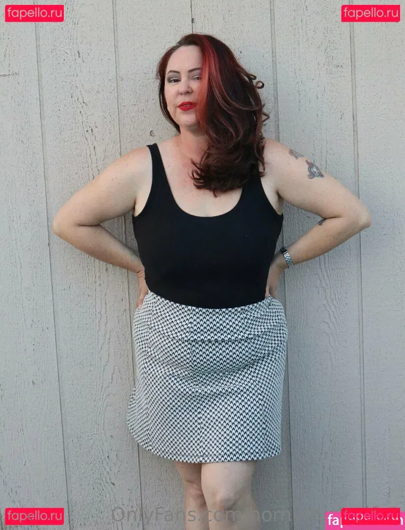 hornythickwife2 Onlyfans Photo Gallery 