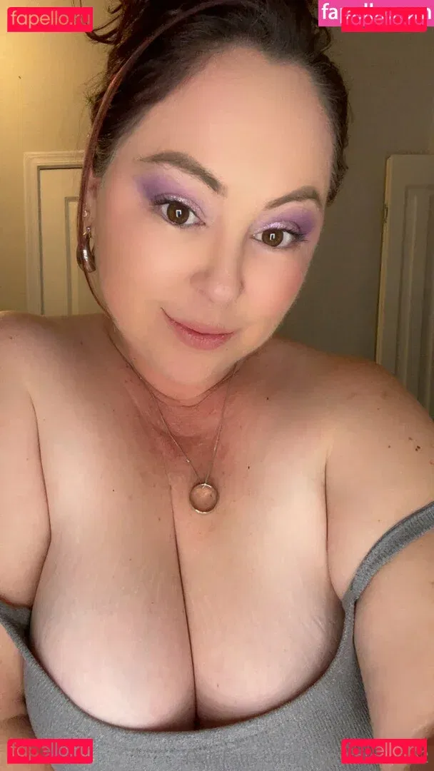 hornythickwife2 Onlyfans Photo Gallery 