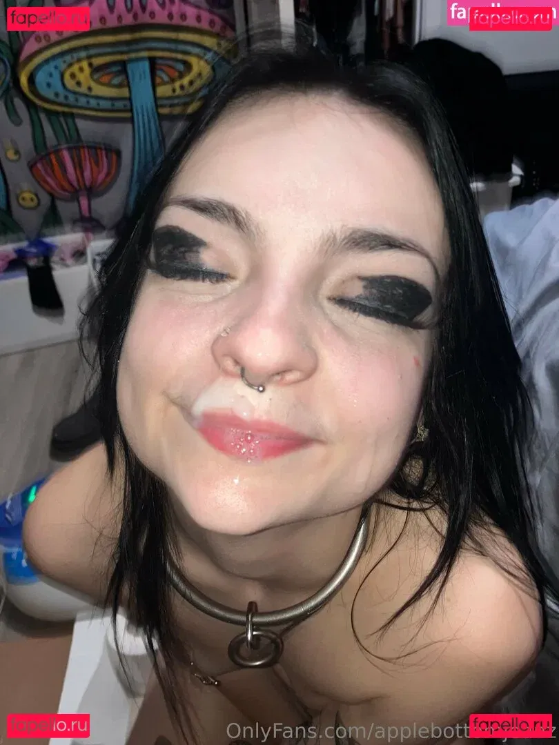 applebottomjeanz Onlyfans Photo Gallery 