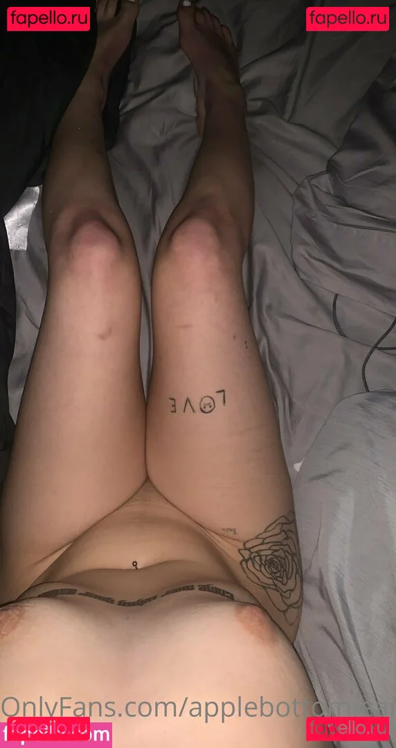 applebottomjeanz Onlyfans Photo Gallery 