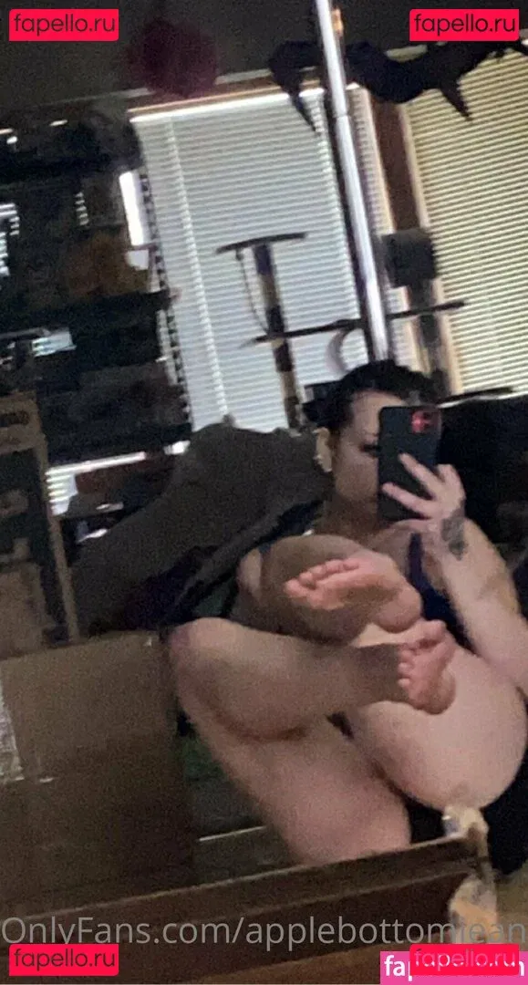 applebottomjeanz Onlyfans Photo Gallery 
