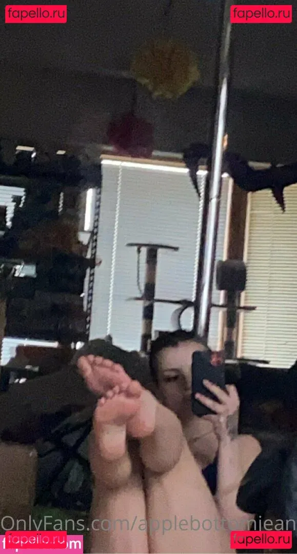 applebottomjeanz Onlyfans Photo Gallery 