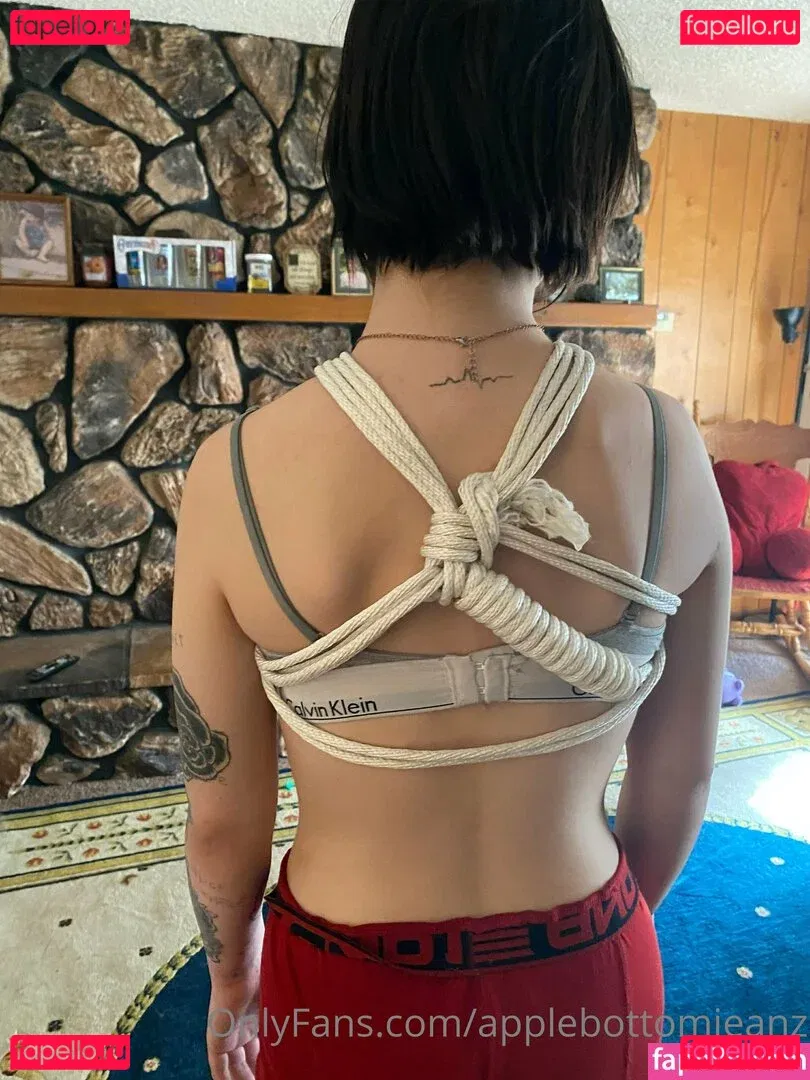 applebottomjeanz Onlyfans Photo Gallery 