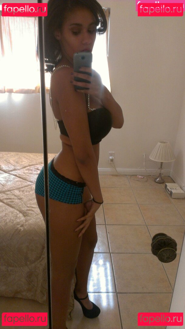 Taibitties Nude Onlyfans Photo 13