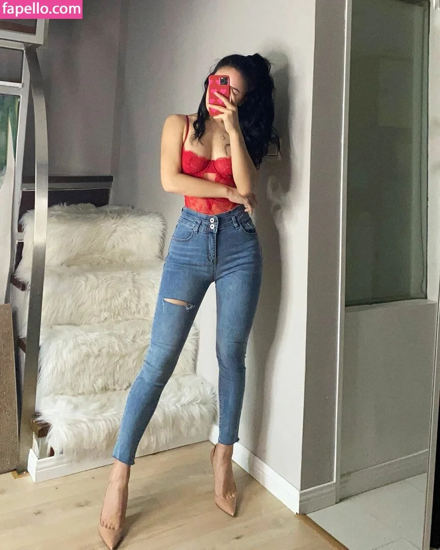 Xiaolajiao_j3 Onlyfans Photo Gallery 