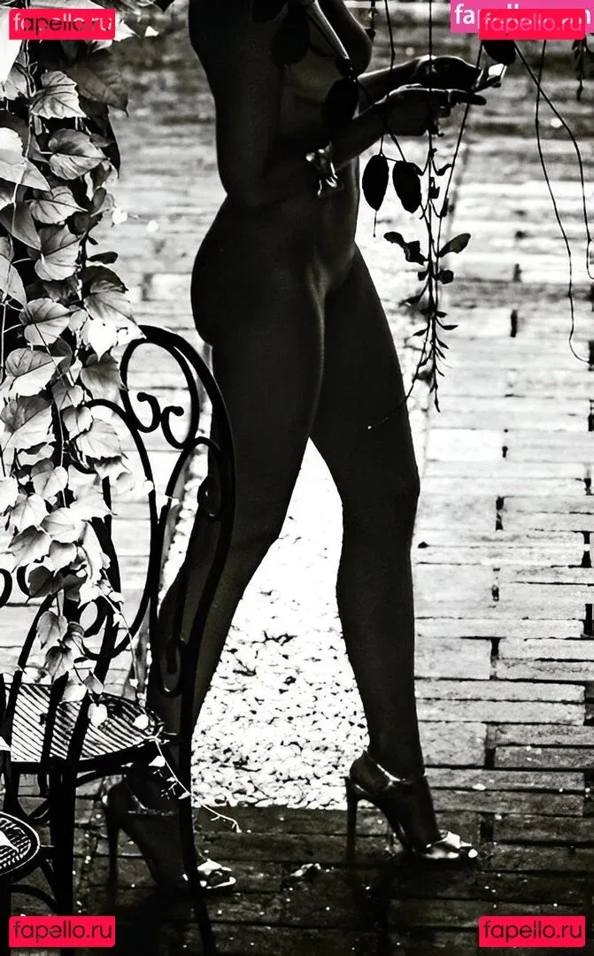 Krishna Mahon Onlyfans Photo Gallery 