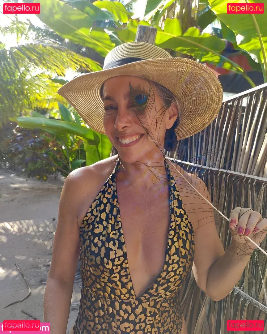 Krishna Mahon Onlyfans Photo Gallery 