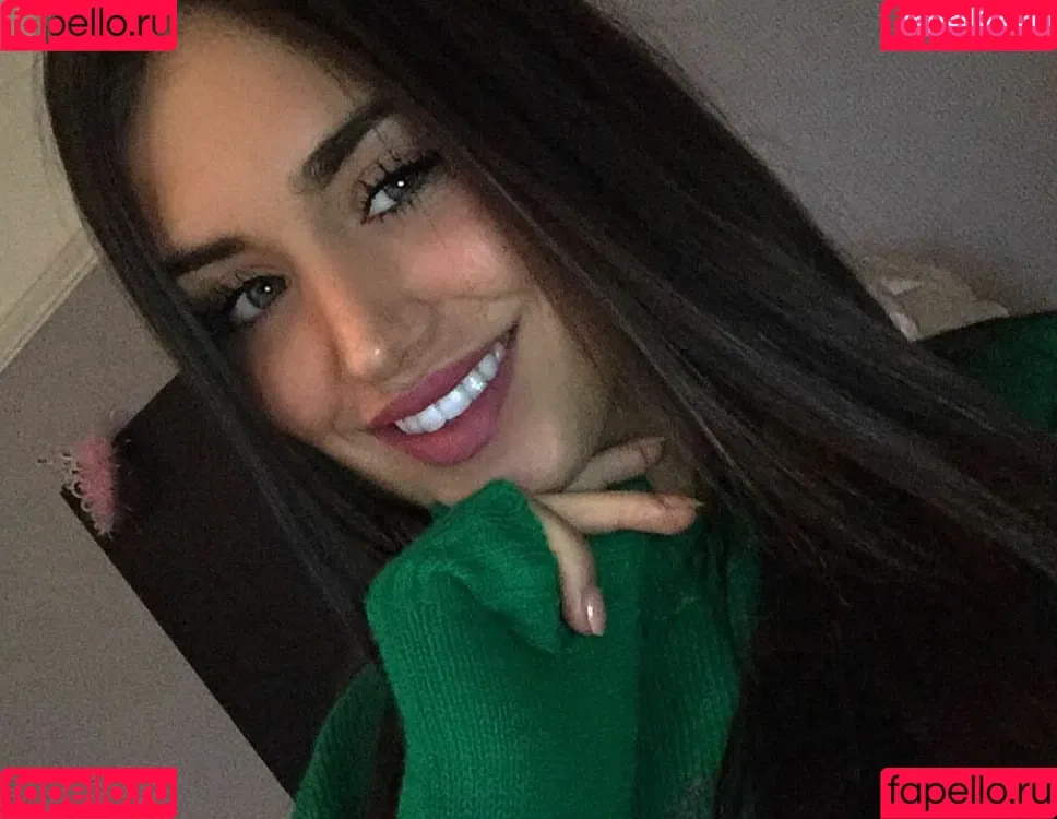 Clelia Theodorou Onlyfans Photo Gallery 