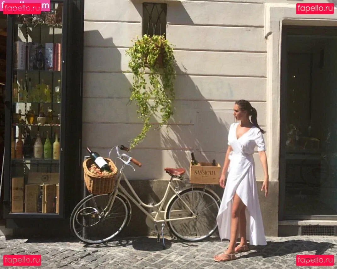 Clelia Theodorou Onlyfans Photo Gallery 