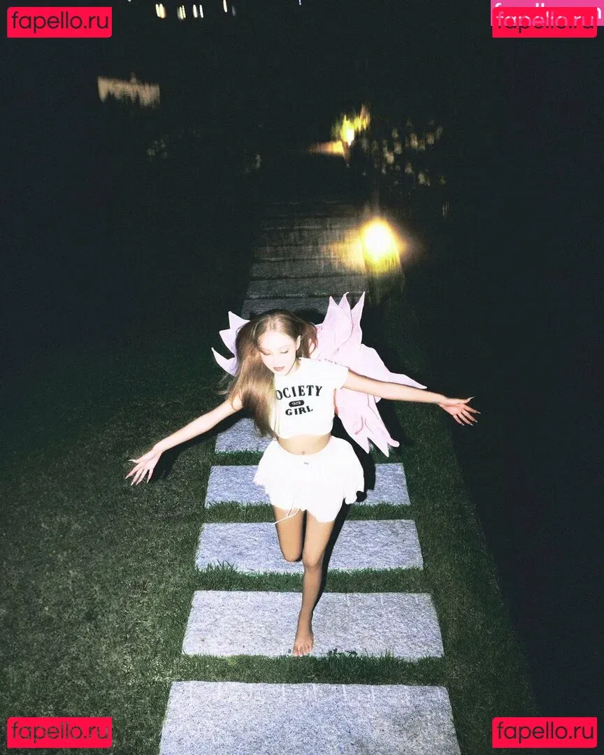 Hwasa Onlyfans Photo Gallery 