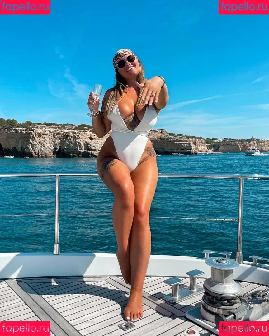 Beth Halsey Onlyfans Photo Gallery 