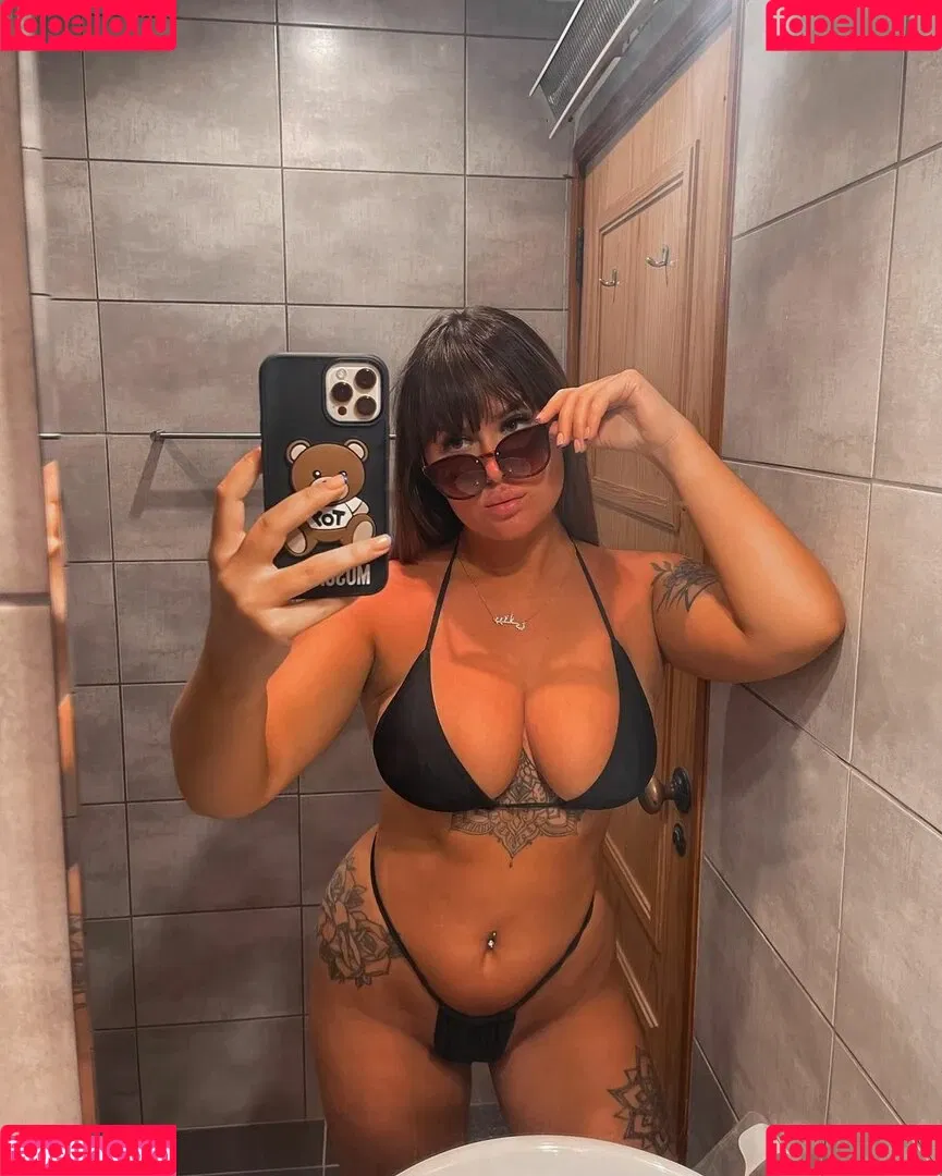 Beth Halsey Onlyfans Photo Gallery 