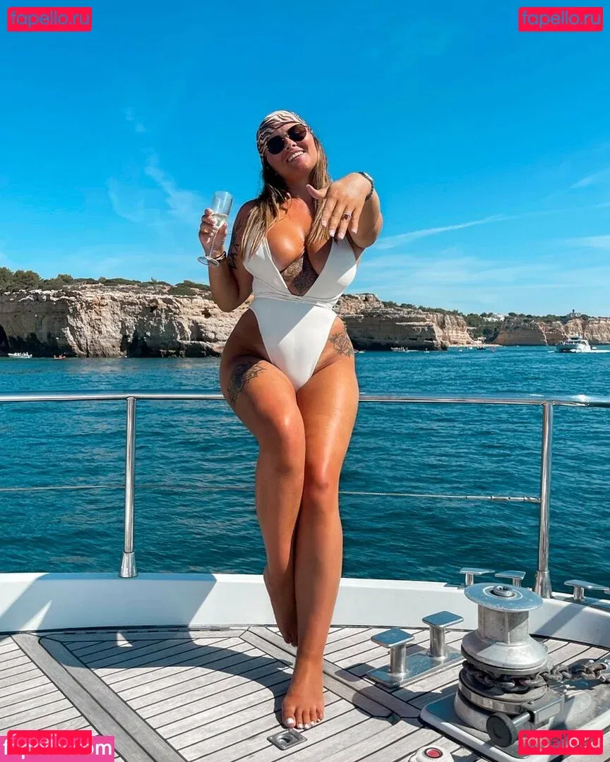 Beth Halsey Onlyfans Photo Gallery 