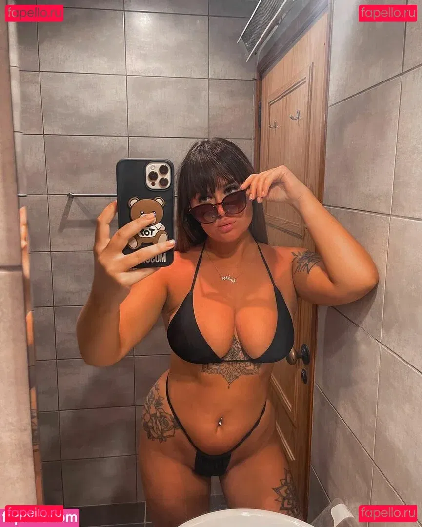 Beth Halsey Onlyfans Photo Gallery 