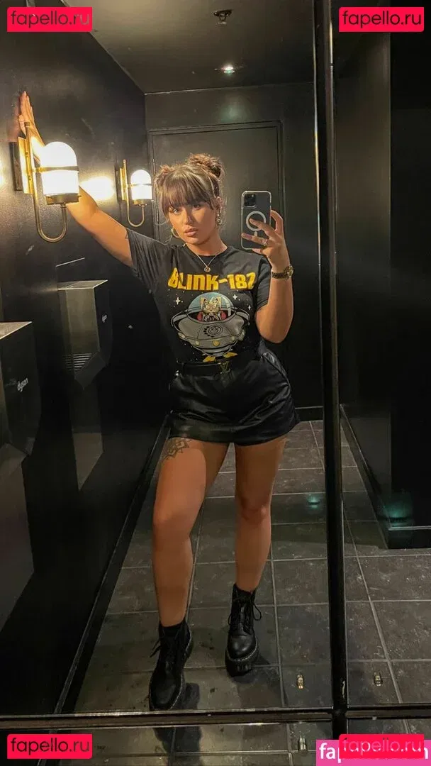 Beth Halsey Onlyfans Photo Gallery 