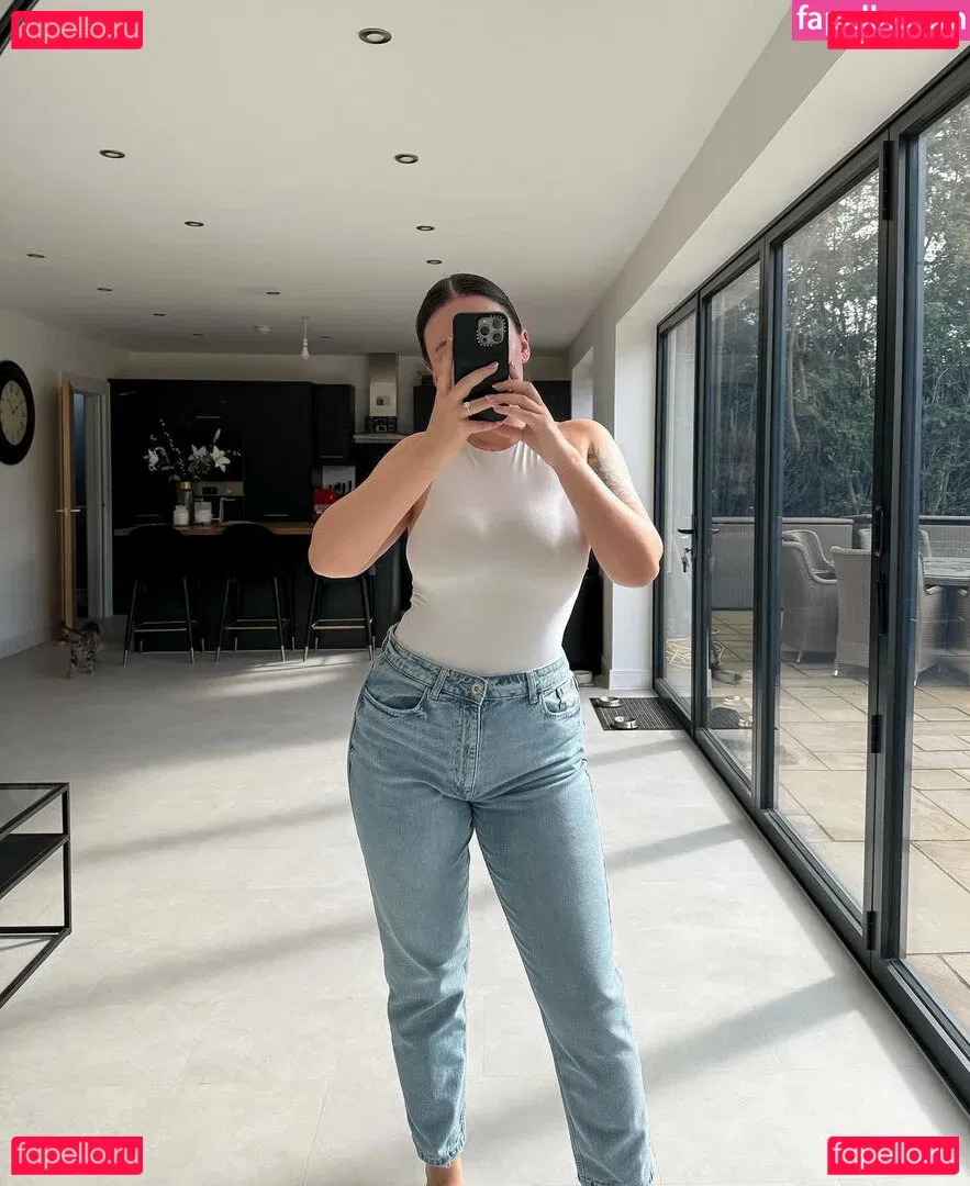 Beth Halsey Onlyfans Photo Gallery 