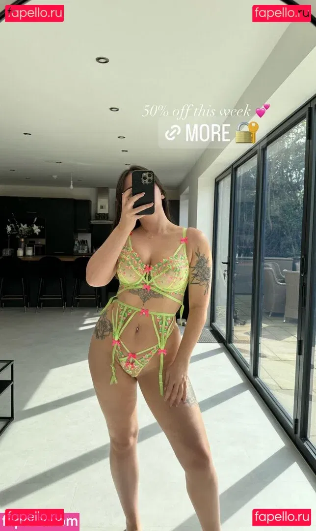 Beth Halsey Onlyfans Photo Gallery 