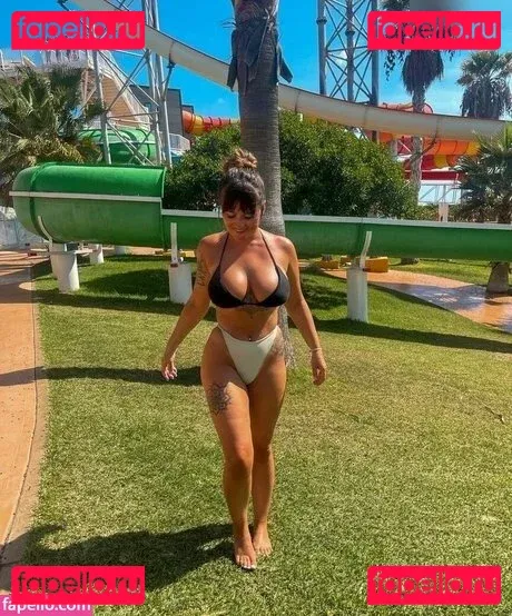 Beth Halsey Onlyfans Photo Gallery 