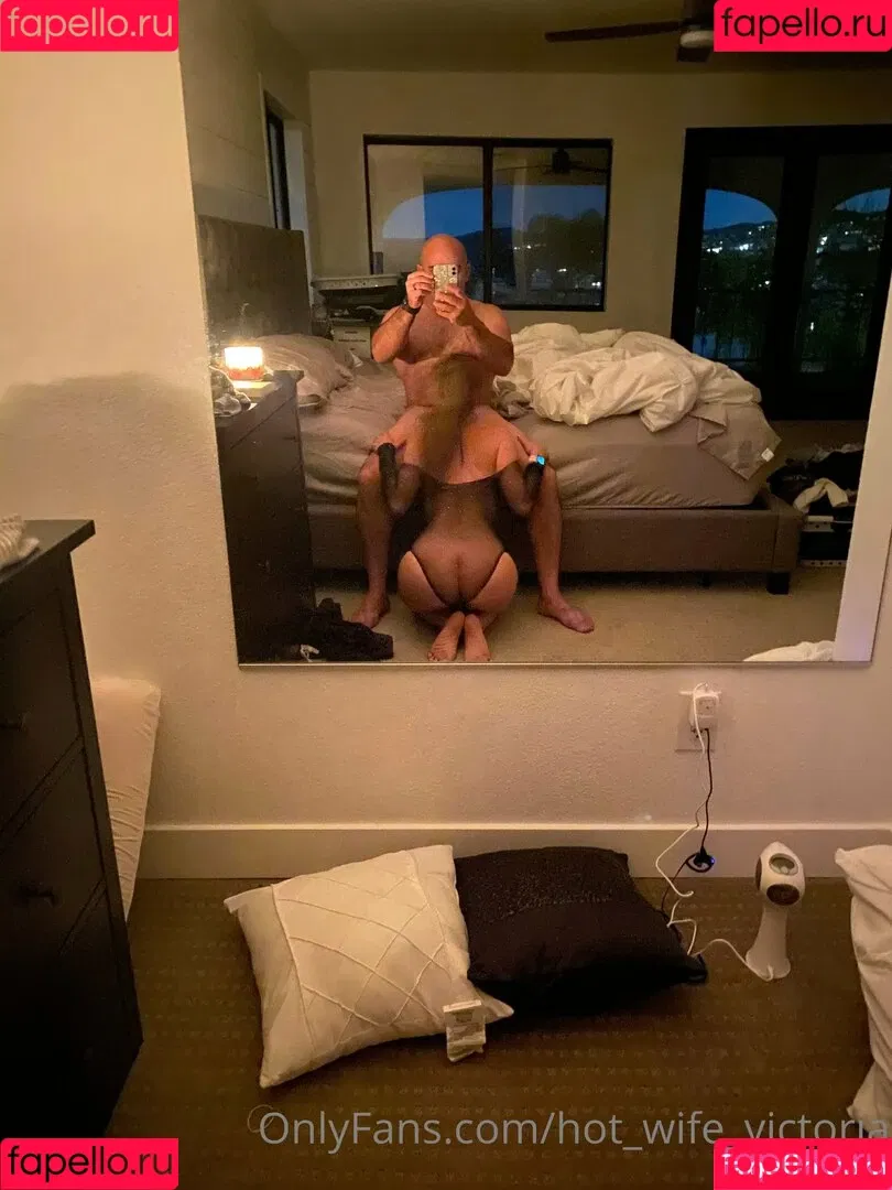 hot_wife_victoria Onlyfans Photo Gallery 