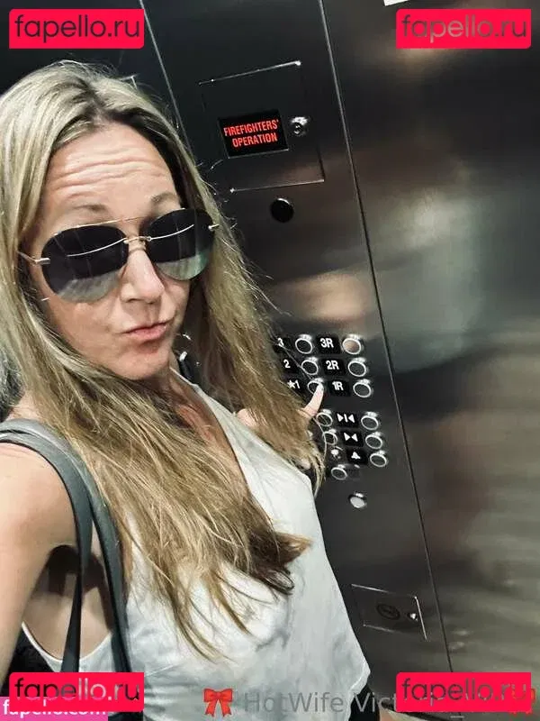 hot_wife_victoria Onlyfans Photo Gallery 