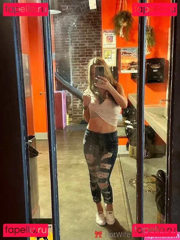 hot_wife_victoria Onlyfans Photo Gallery 