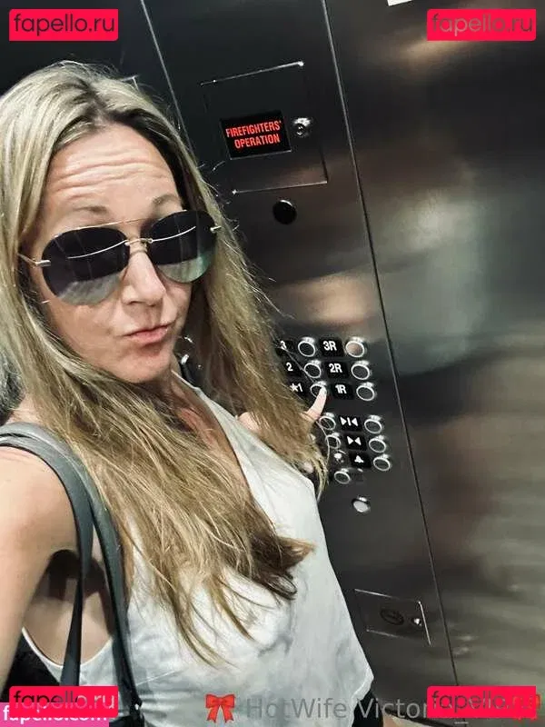 hot_wife_victoria Onlyfans Photo Gallery 