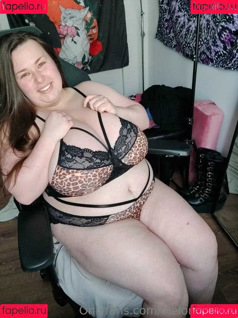 meloniekares Onlyfans Photo Gallery 