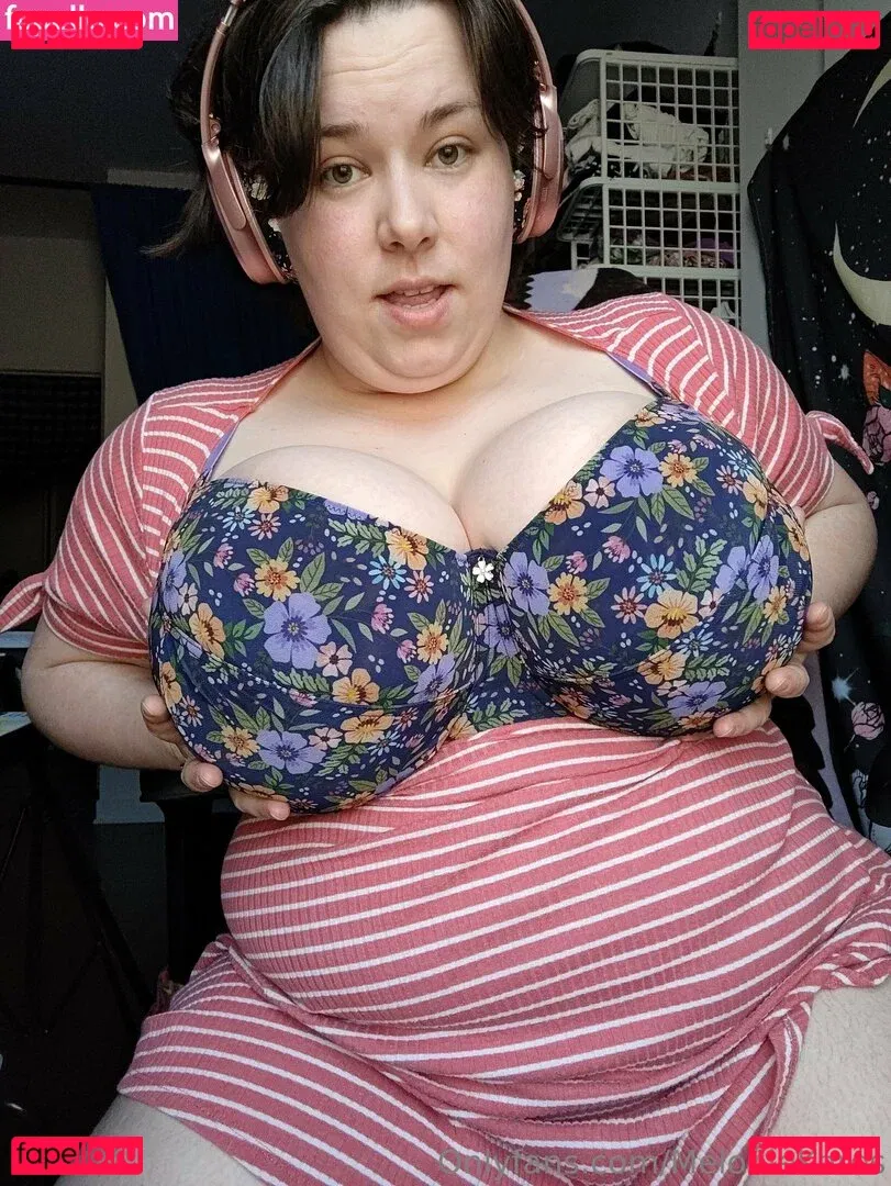 meloniekares Onlyfans Photo Gallery 