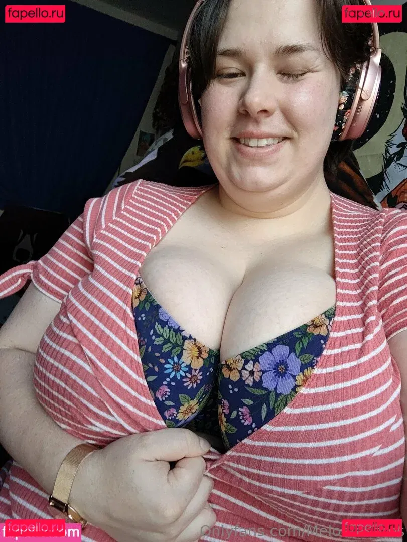 meloniekares Onlyfans Photo Gallery 