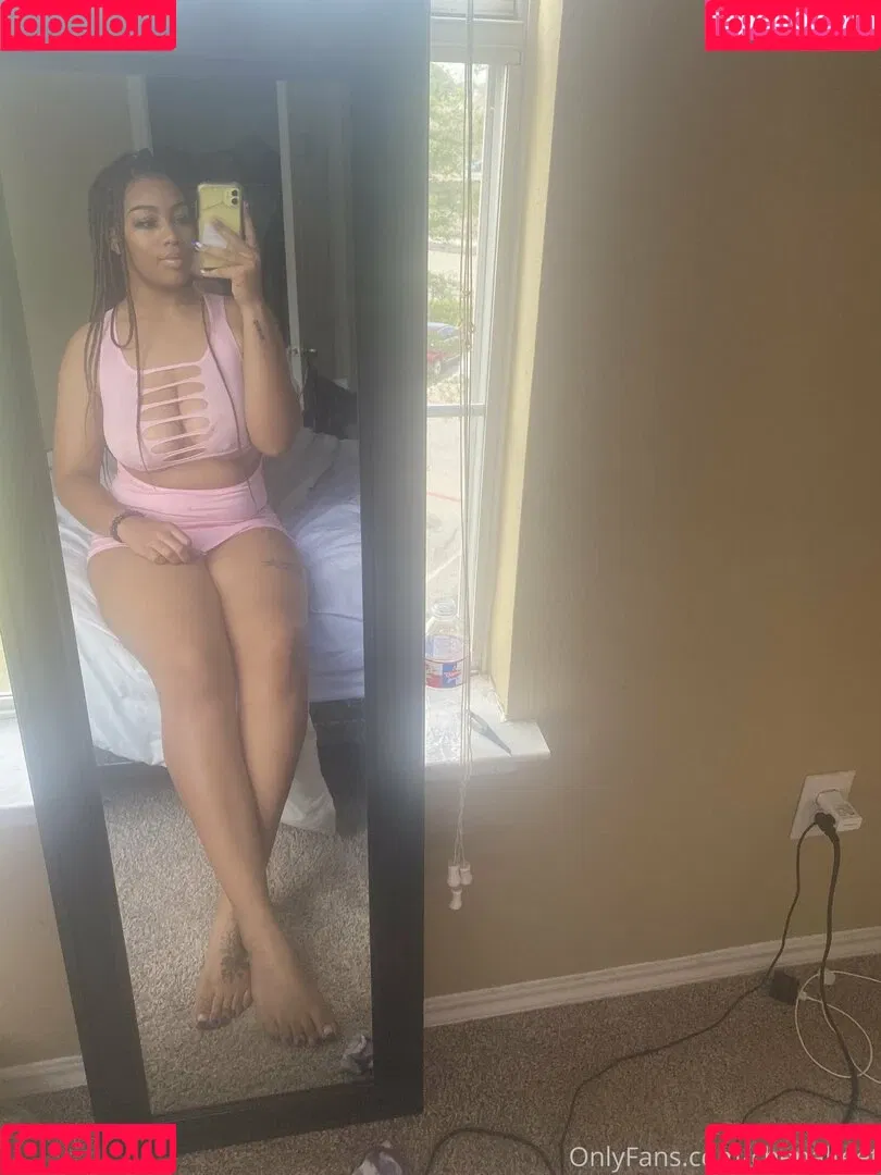chenalfeet Onlyfans Photo Gallery 