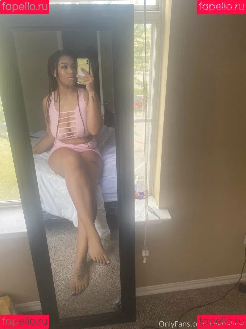 chenalfeet Onlyfans Photo Gallery 