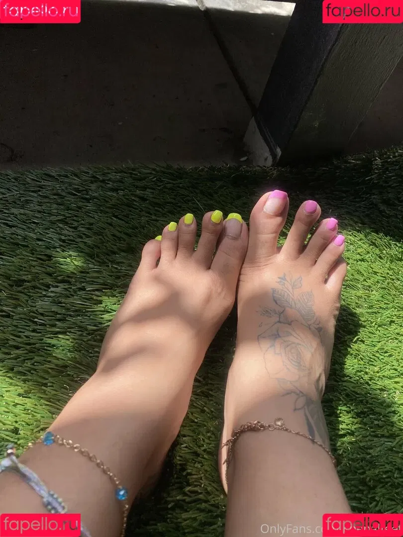 chenalfeet Onlyfans Photo Gallery 