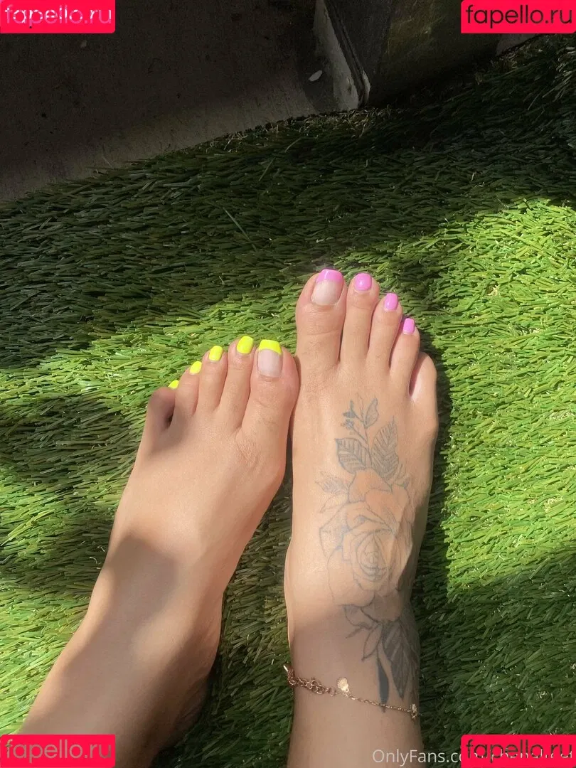 chenalfeet Onlyfans Photo Gallery 
