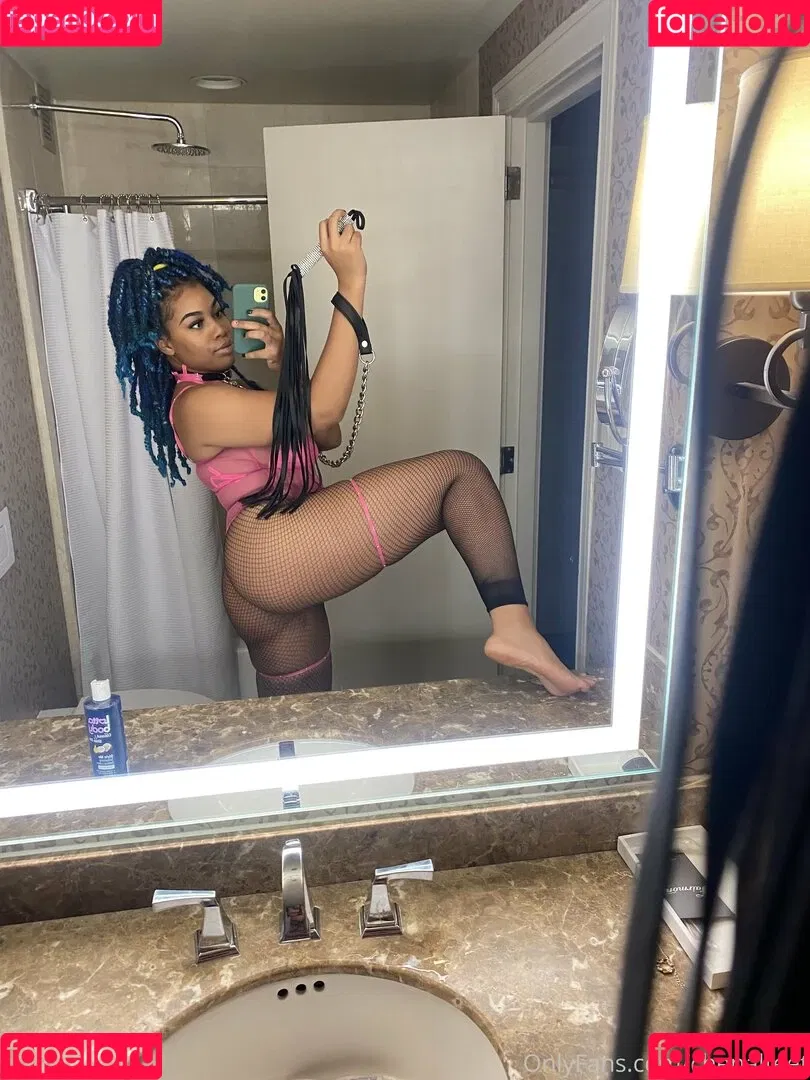chenalfeet Onlyfans Photo Gallery 