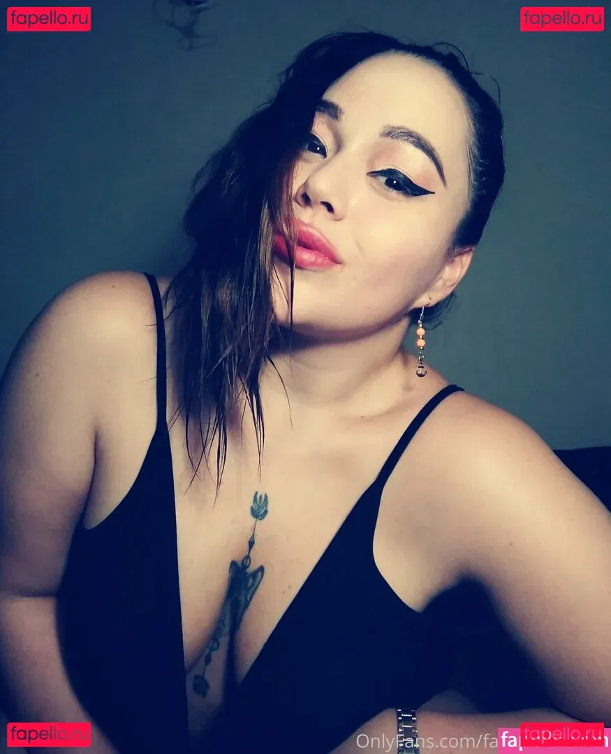 famouscreamy Onlyfans Photo Gallery 