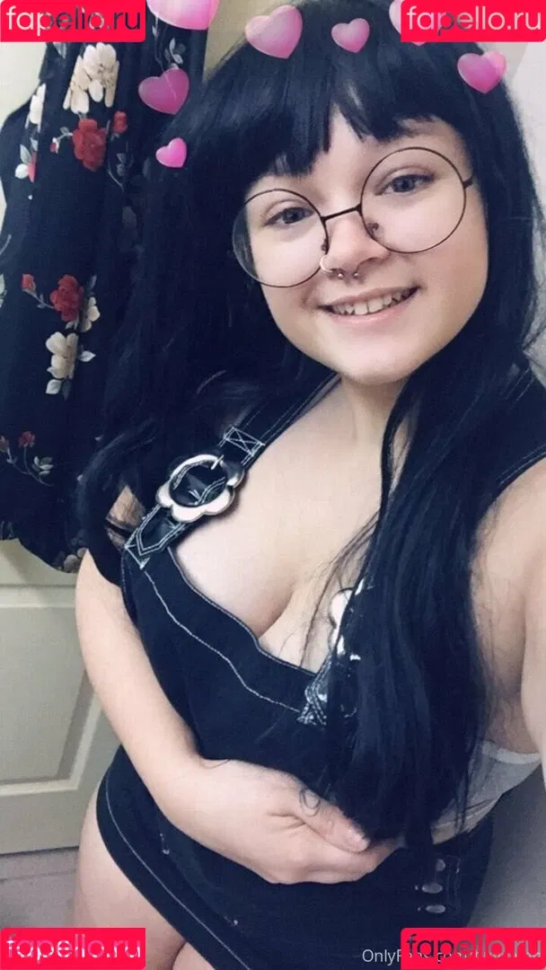 tinysatan Onlyfans Photo Gallery 