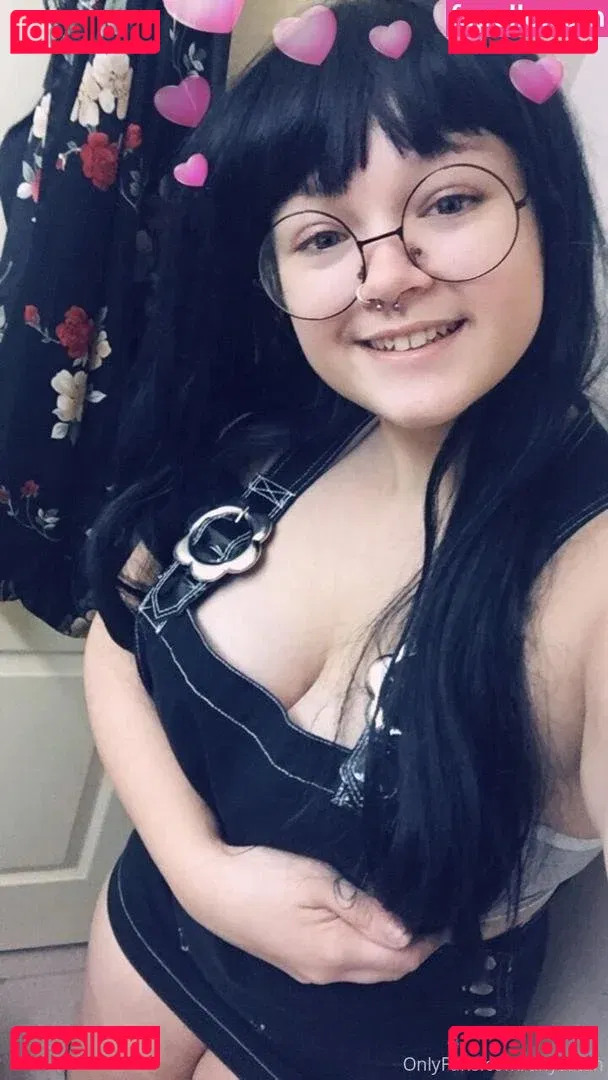 tinysatan Onlyfans Photo Gallery 