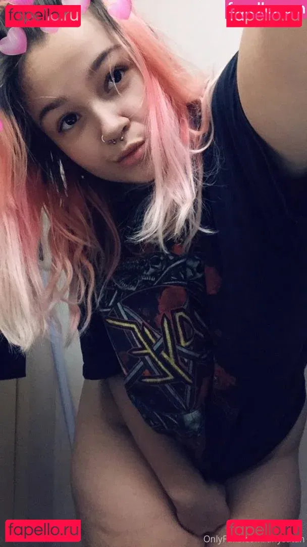 tinysatan Onlyfans Photo Gallery 