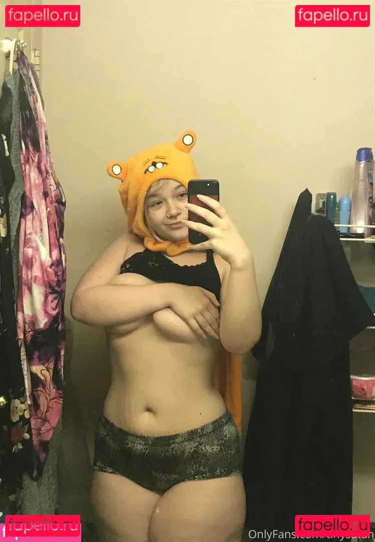 tinysatan Onlyfans Photo Gallery 