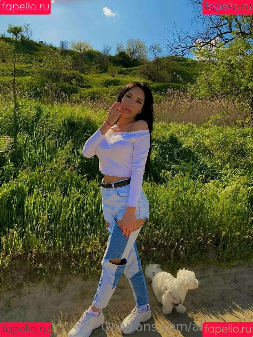 alinagrey Onlyfans Photo Gallery 