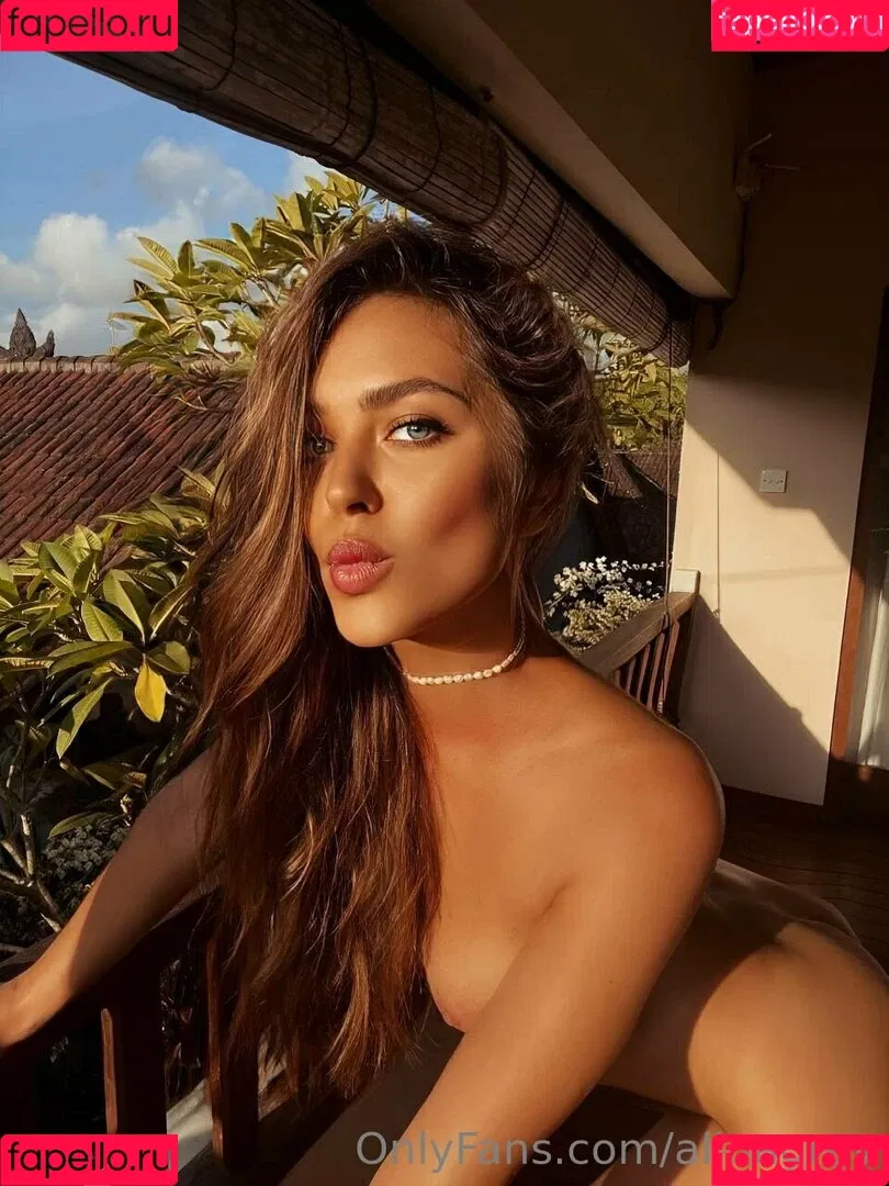 alinagrey Onlyfans Photo Gallery 