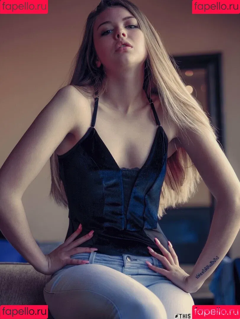 Lana Lea Onlyfans Photo Gallery 